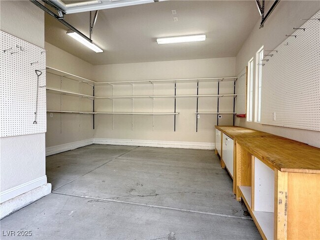 Building Photo - 2745 Borthwick Ave