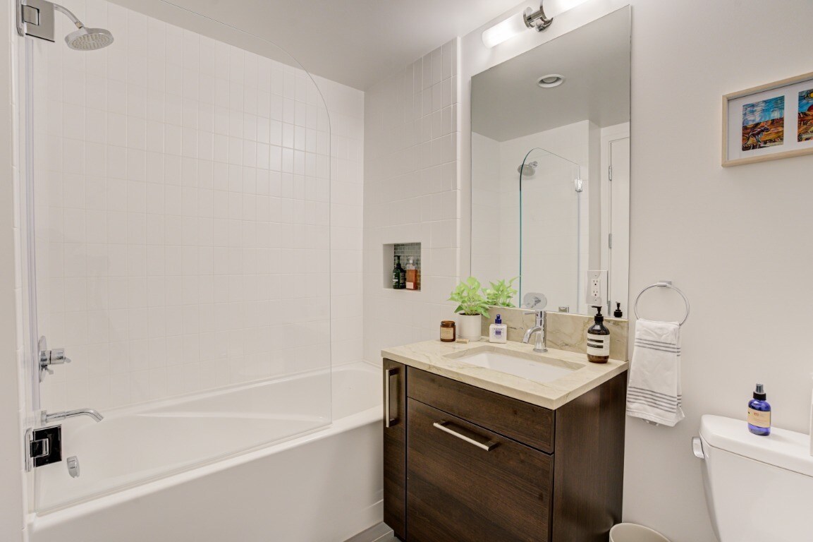 Building Photo - 631 Folsom St