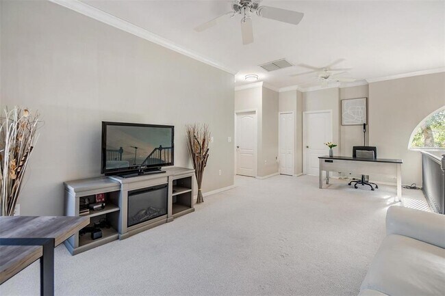 Building Photo - 2122 Oak Forest Ln