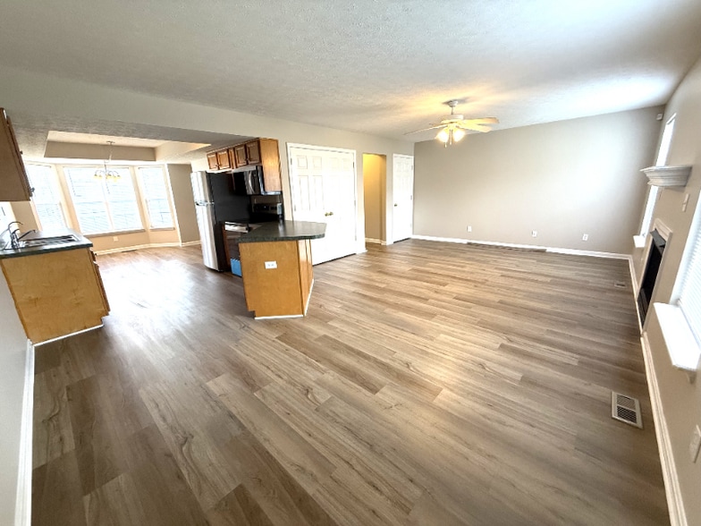 Building Photo - 12806 Lost Hill Walk