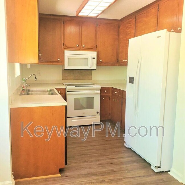 Building Photo - 4441 Shadowmoor Dr