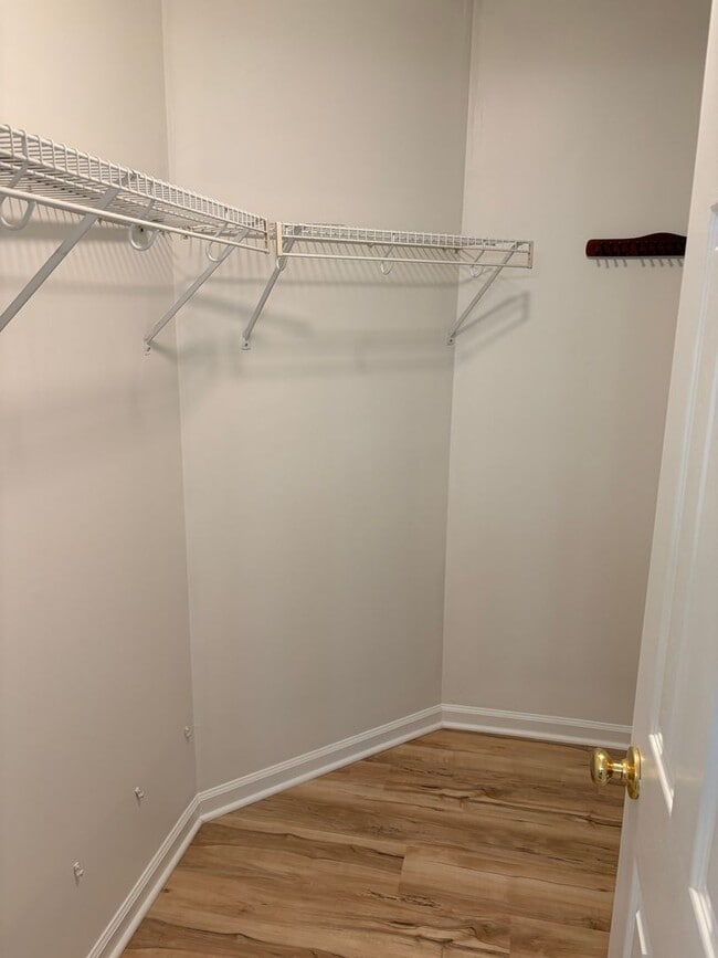 Building Photo - Q201