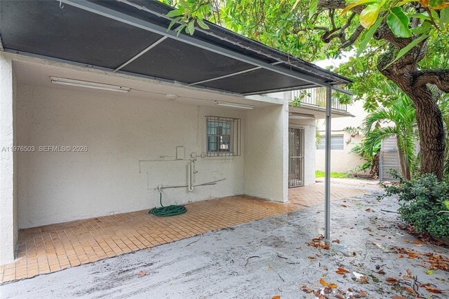 Building Photo - 2506 SW 9th St