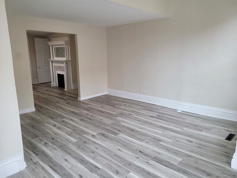 Livingroom - 4 115th St