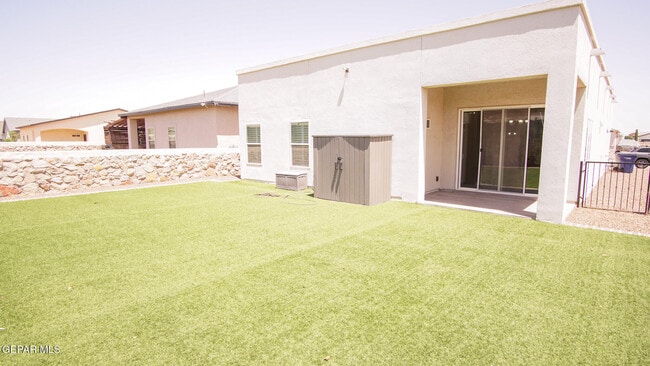 Building Photo - 14904 Tierra Escape Ave