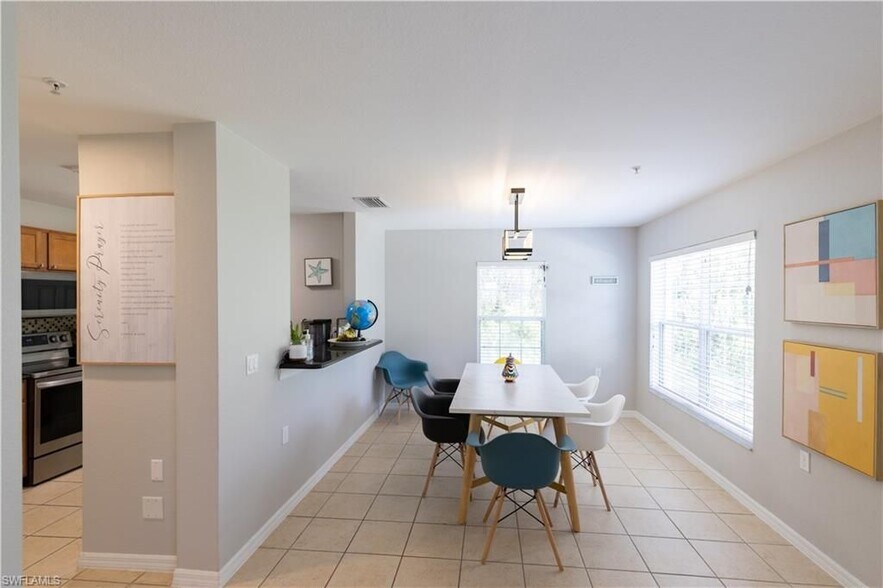 Building Photo - 9068 Gervais Cir