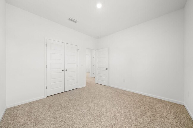 Building Photo - 231 Stagerbush St