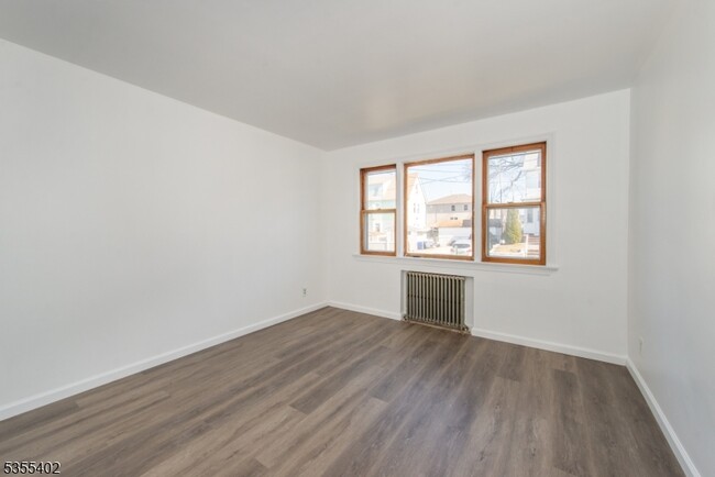 Building Photo - 37 Bergen St