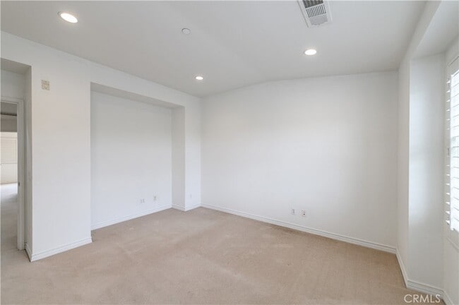 Building Photo - 31 Quartet-
