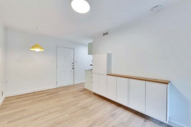 Building Photo - 2020 S Congress Ave