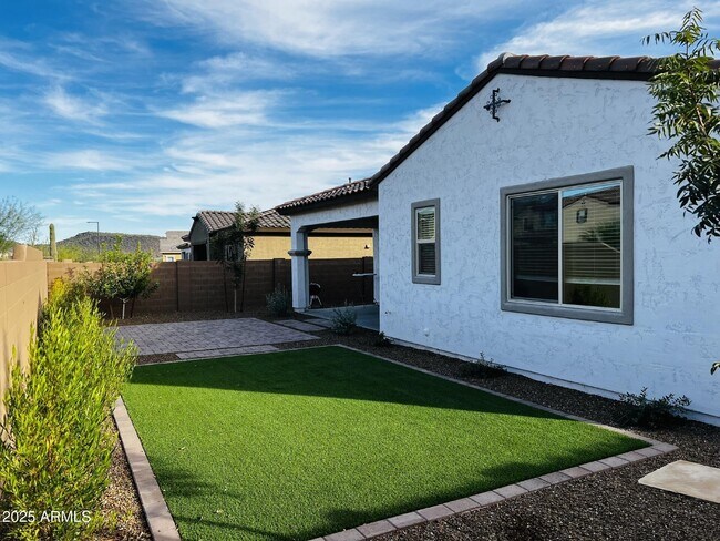 Building Photo - 12534 W Calle De Baca