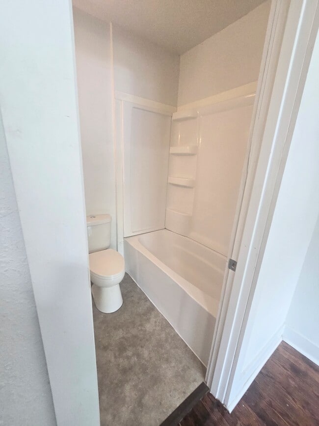 Building Photo - 542 N Scott St