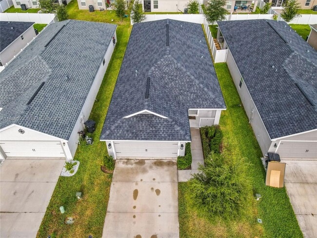 Building Photo - 1060 Cascade Dr