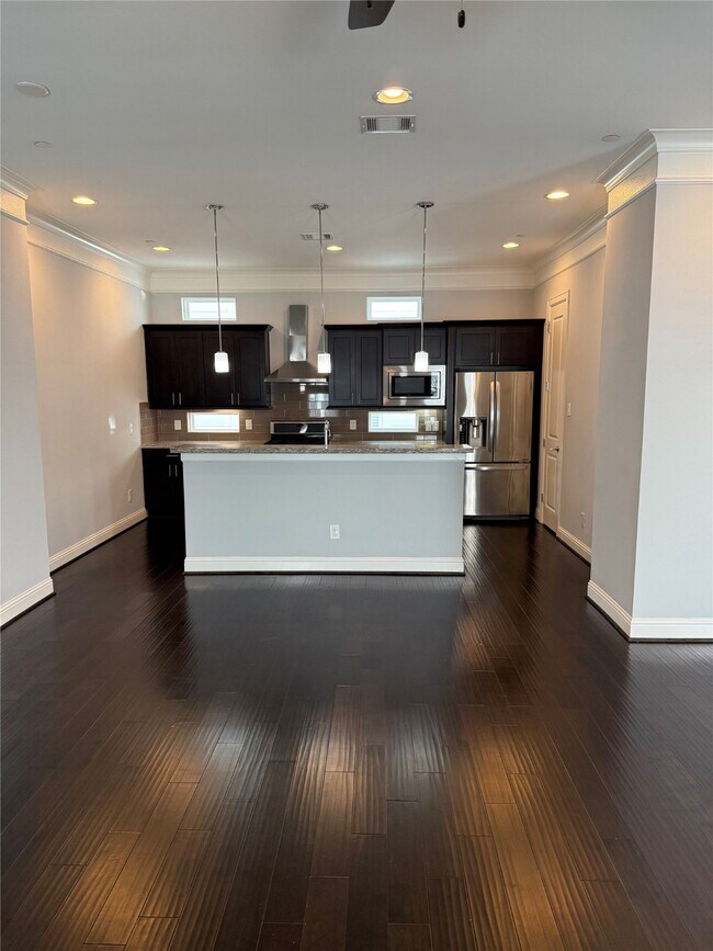 Building Photo - 2522 Hutchins St