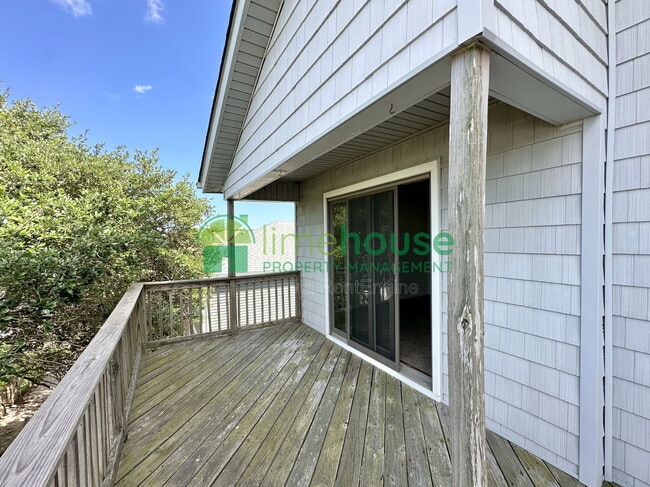 Building Photo - 4420 Ocean View Ave