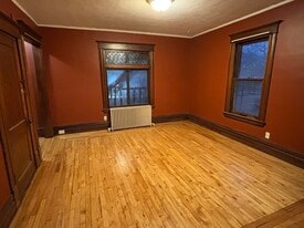 Building Photo - 3204 Minnehaha Ave