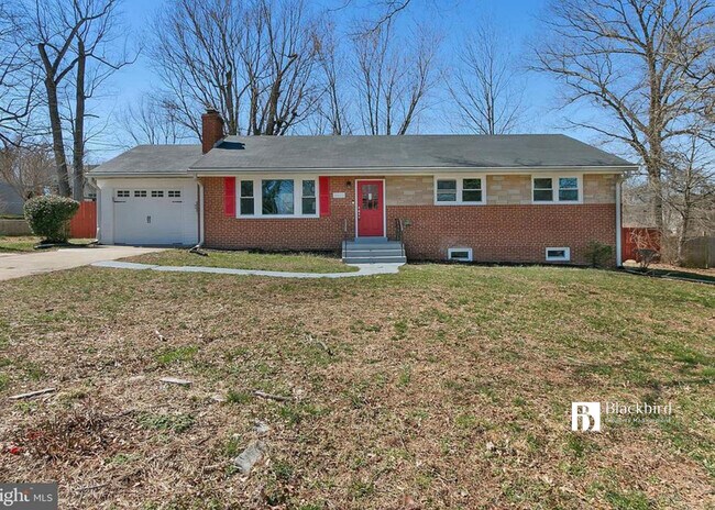 Building Photo - 11901 Crestwood Ave S