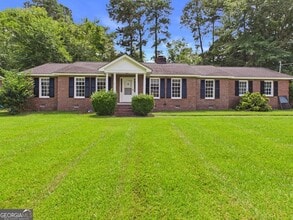 Building Photo - 1881 Tanglewood Rd