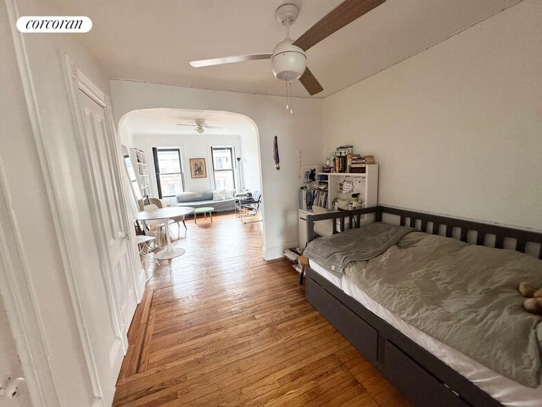 Building Photo - 672 10th St