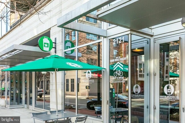 Building Photo - 6725 24th Ct N