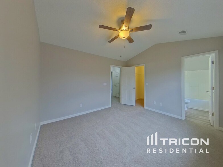 Building Photo - 325 Hampton Ridge Dr