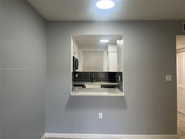 Building Photo - 14931 SW 82nd Ln