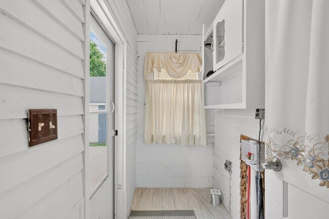 Building Photo - 110 Woodcraft Dr