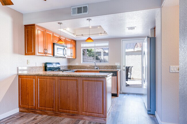 Building Photo - 448 Tava Ln