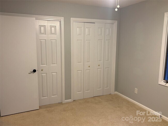 Building Photo - 609 Catawba Cir N