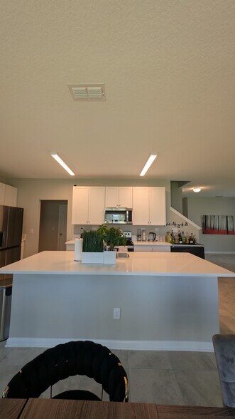 Building Photo - 2127 Sweet Pine Ct