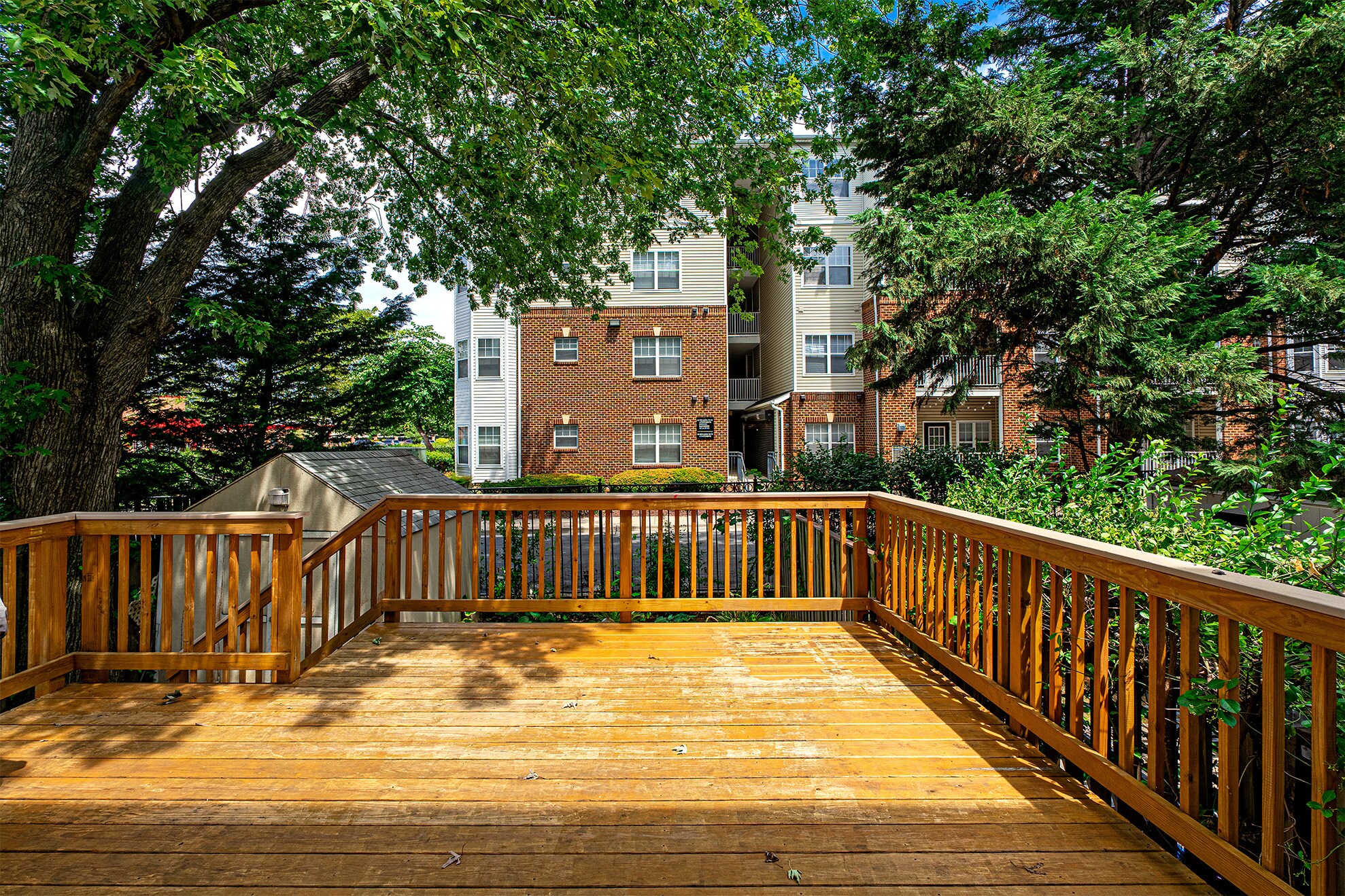 Building Photo - 10 E Reed Ave