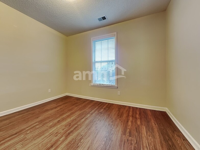 Building Photo - 5797 Savannah Pky