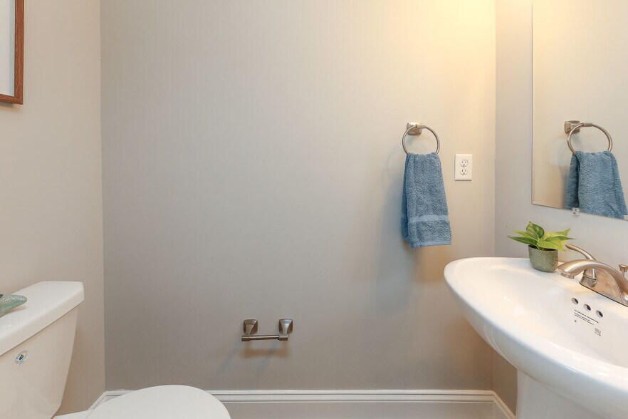 Building Photo - 123 Moyock Landing Dr
