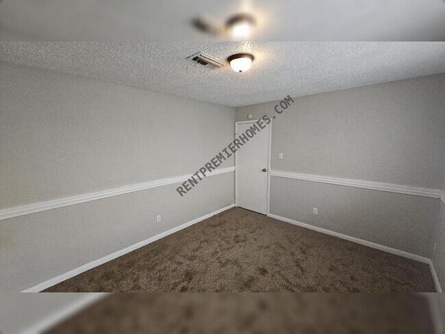 Building Photo - 23915 Spring Fork Dr