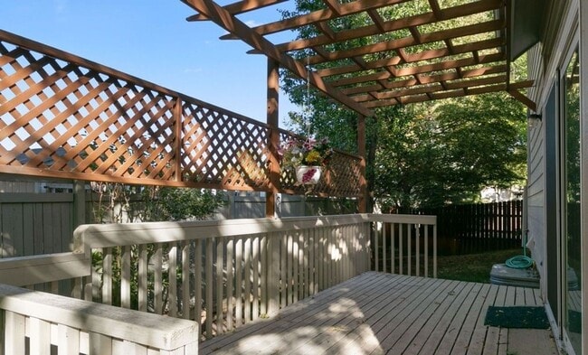 Building Photo - Available now! North Boulder home on Cul-de-Sac!