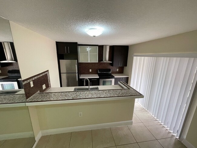 Building Photo - Waterside Luxury Townhomes