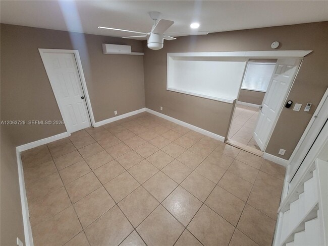 Building Photo - 1115 SW 25th Ave