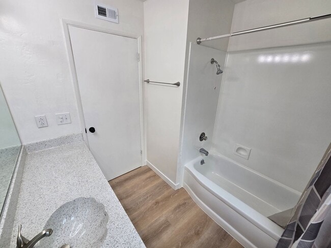 Building Photo - Spacious 3-Bedroom, 2-Bathroom Home on a Corner Lot