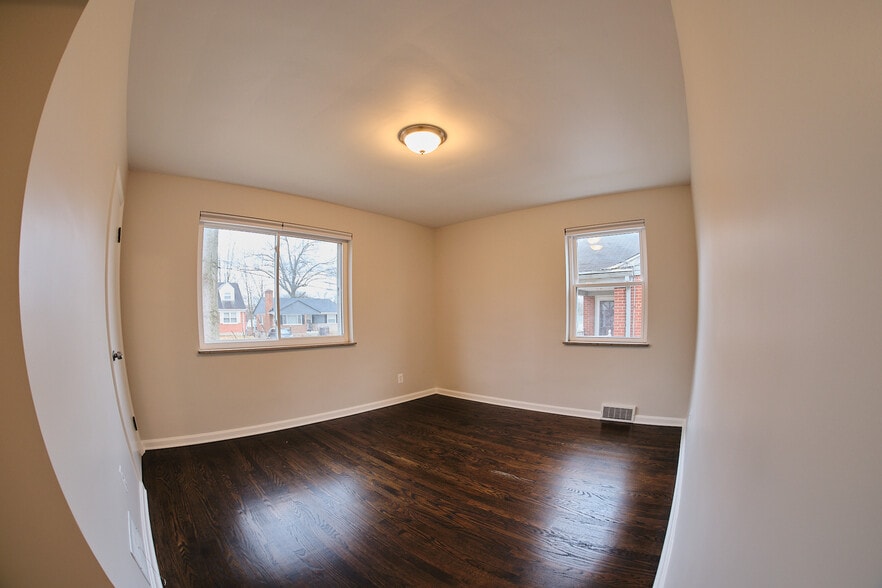 Building Photo - 2784 Breezy Way