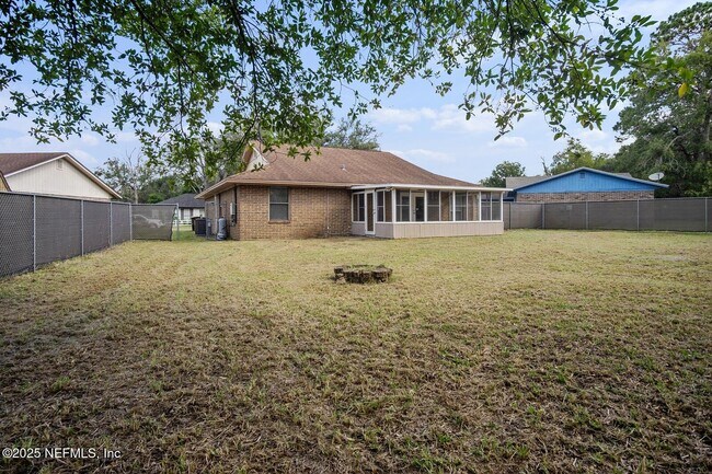 Building Photo - 7650 Cranberry Ln S