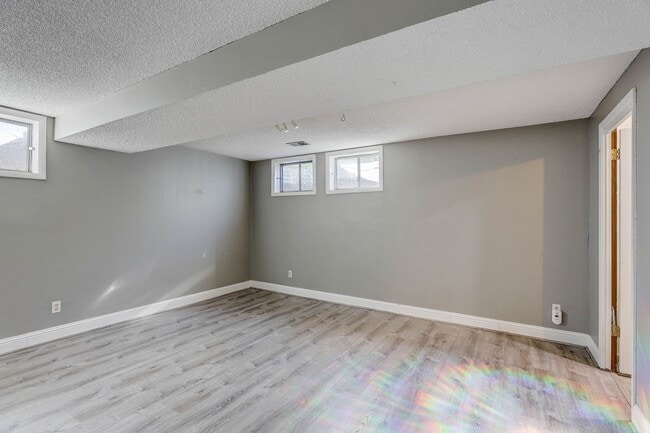 Building Photo - 3bd 2.5 bath Townhome for Rent, also on market for sale