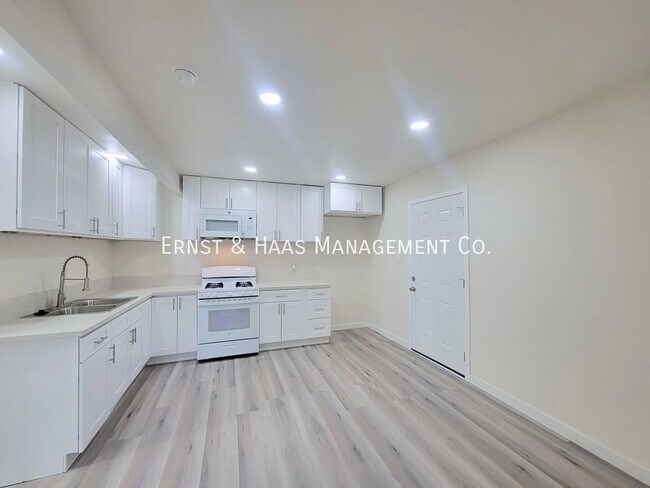 Building Photo - 3311 C Platt Ave