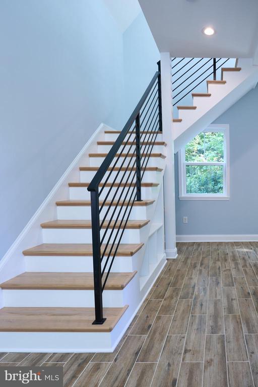 Building Photo - 2810 S Arlington Ridge Rd