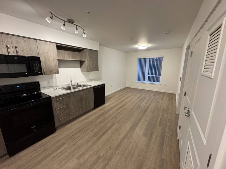 Building Photo - Polaris at Totem Lake