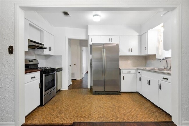 Building Photo - 5408 Joe Sayers Ave