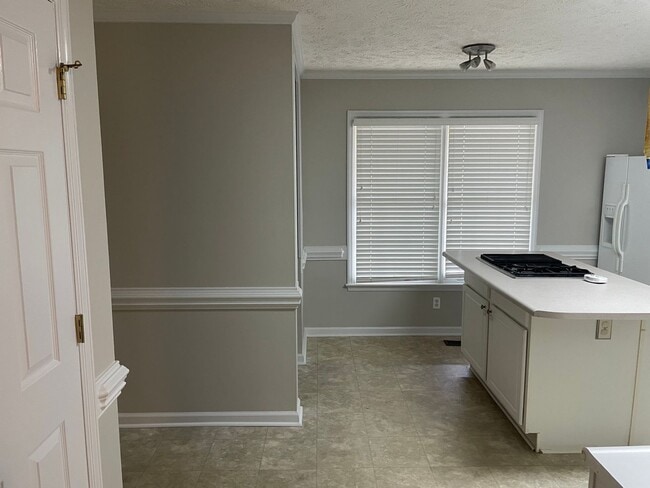 Building Photo - 4 Bedroom Ranch near Fort Bragg