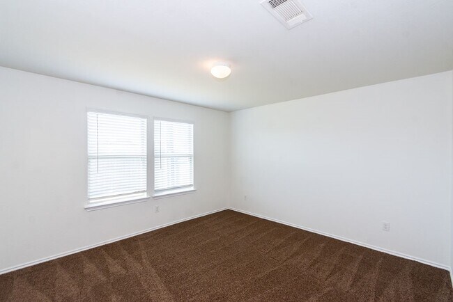 Building Photo - 2622 Summer Ln