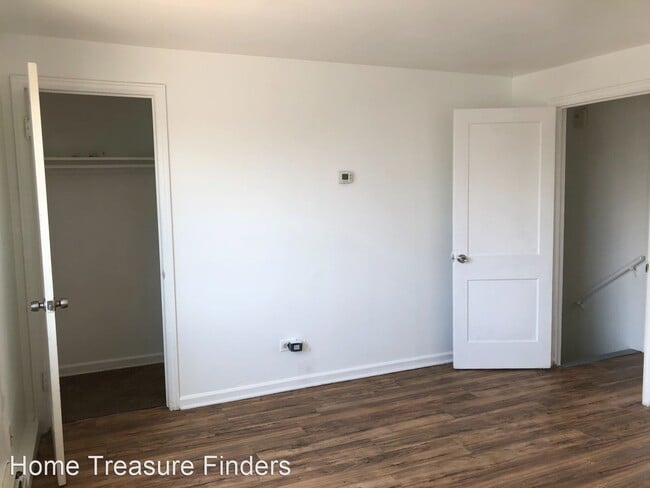 Building Photo - 1869-1887 W Mosier Pl