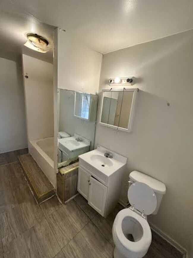 Building Photo - 2504 W.Scott (Aka 1143 S 25th)