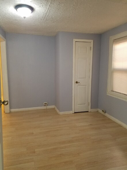 Building Photo - 3215 Clifton Ave